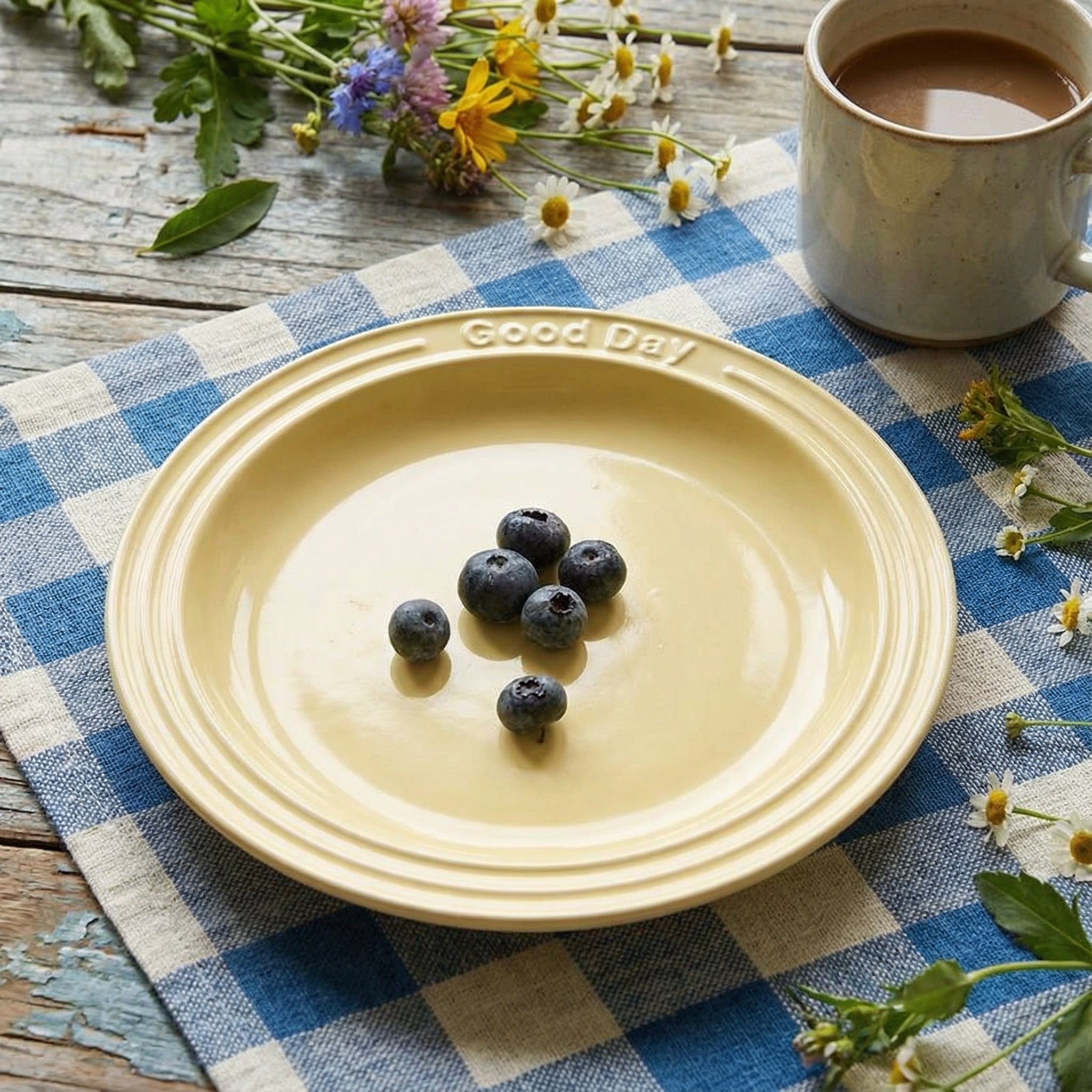 Elegant Retro Green Plate with Pink Base